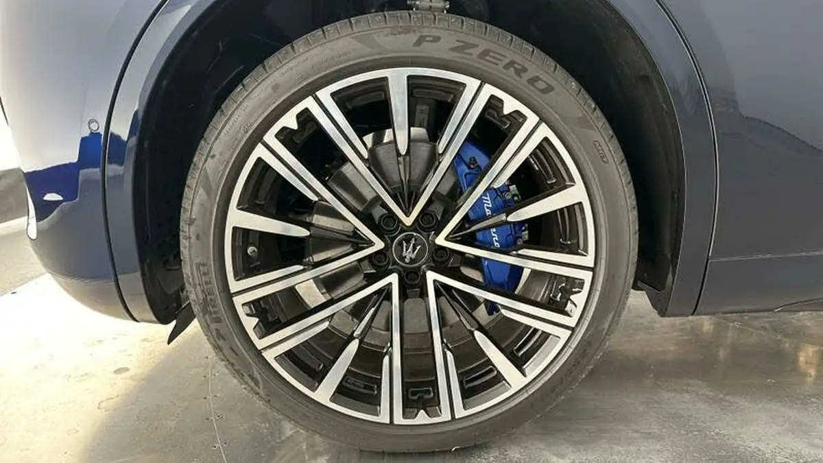 2023-maserati-grecale-20-modena-big-21