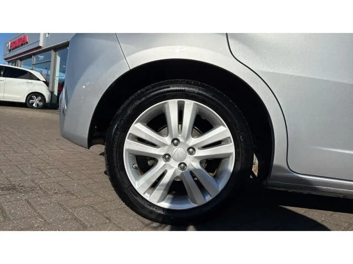 2014-honda-jazz-14-ex-big-8