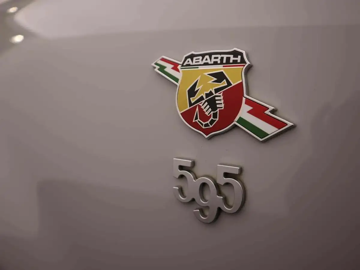 2017-abarth-595-14-tjet-turismo-big-19