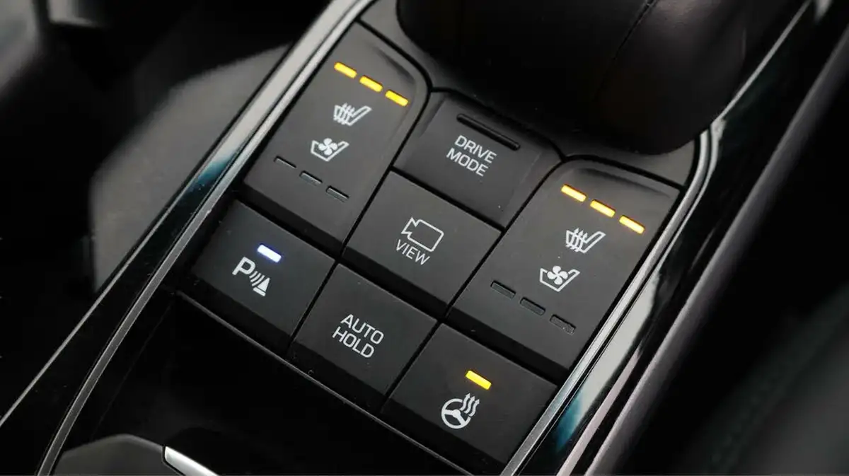 2022-hyundai-ioniq-e-premium-se-electric-big-26