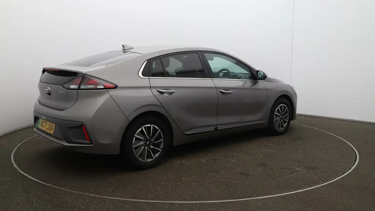 2022-hyundai-ioniq-e-premium-se-electric-big-47