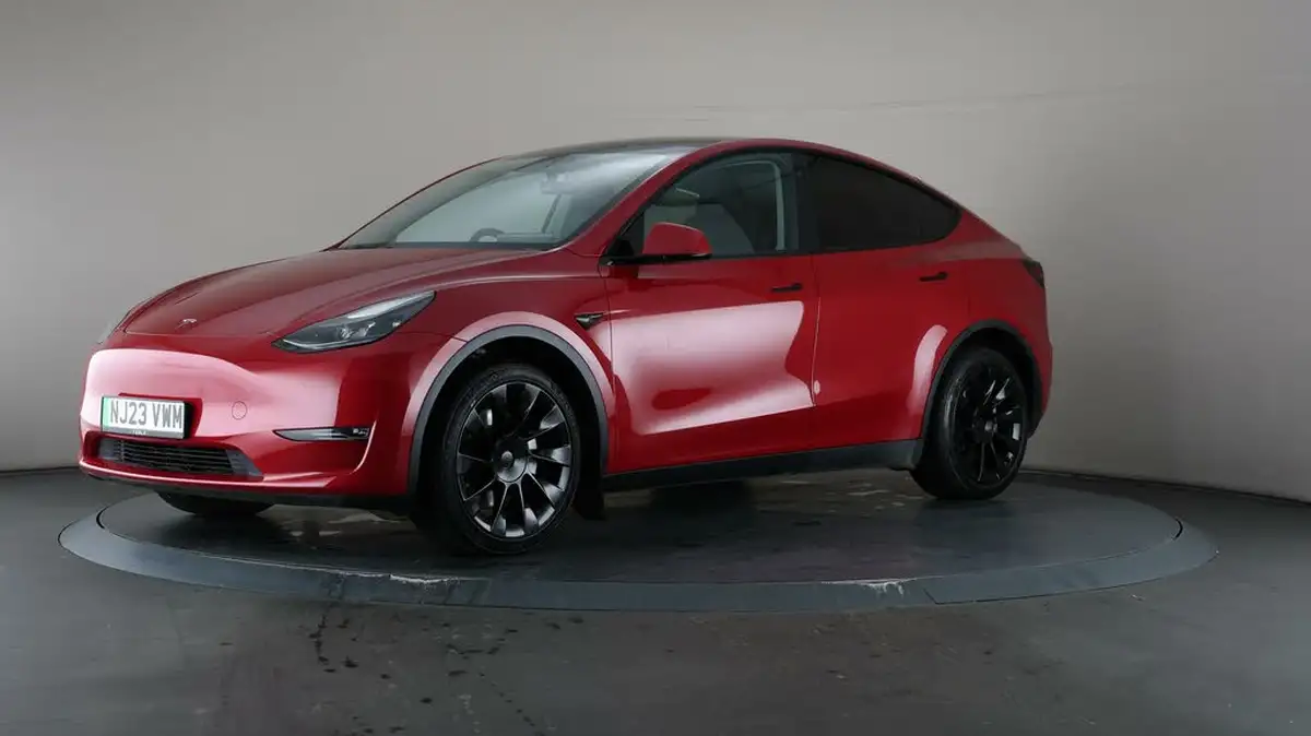 2023-tesla-model-y-e-long-range-big-34