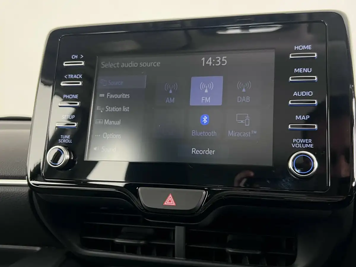 2022-toyota-yaris-15-vvt-i-icon-big-24