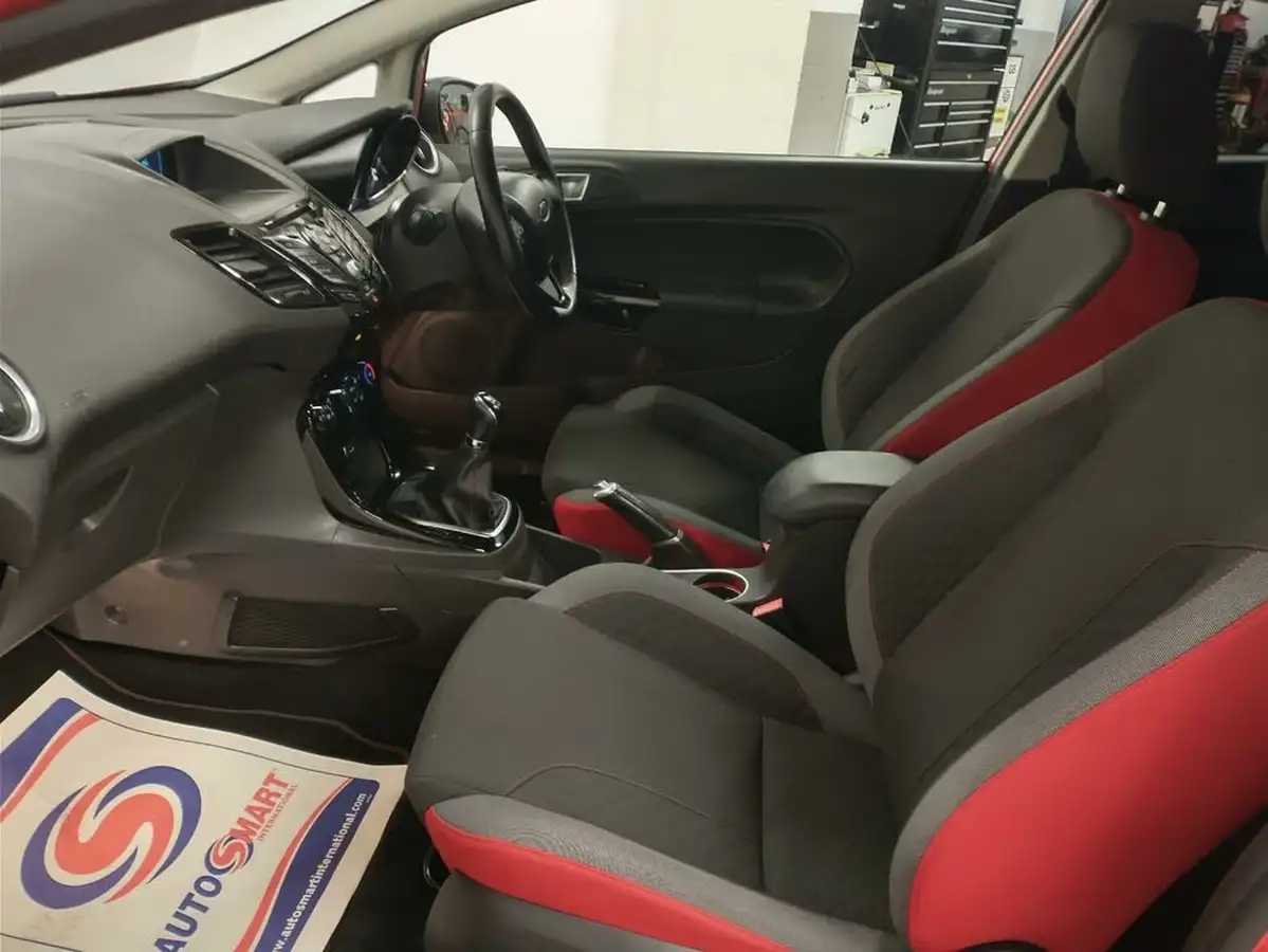 2015-ford-fiesta-10-zetec-s-red-edition-big-16