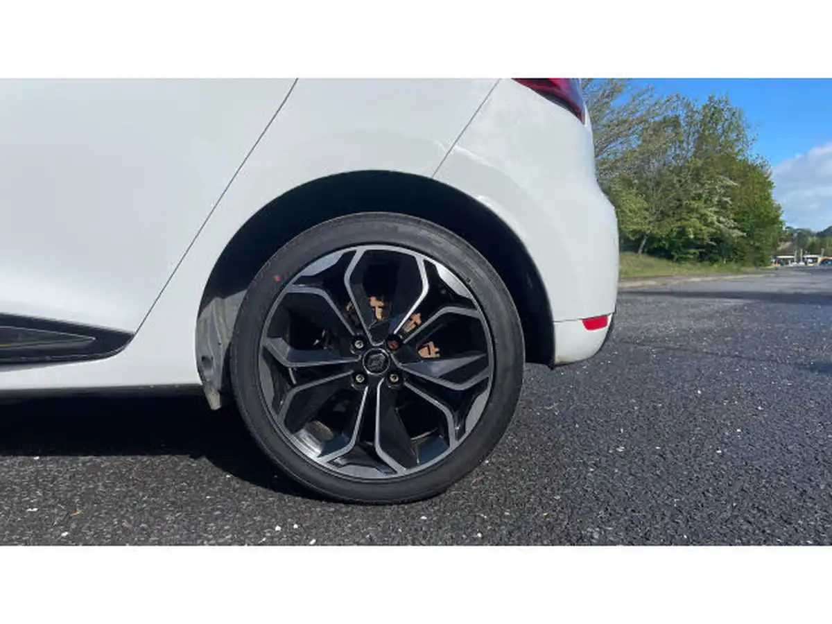 2019-renault-clio-09-tce-iconic-90ps-big-6