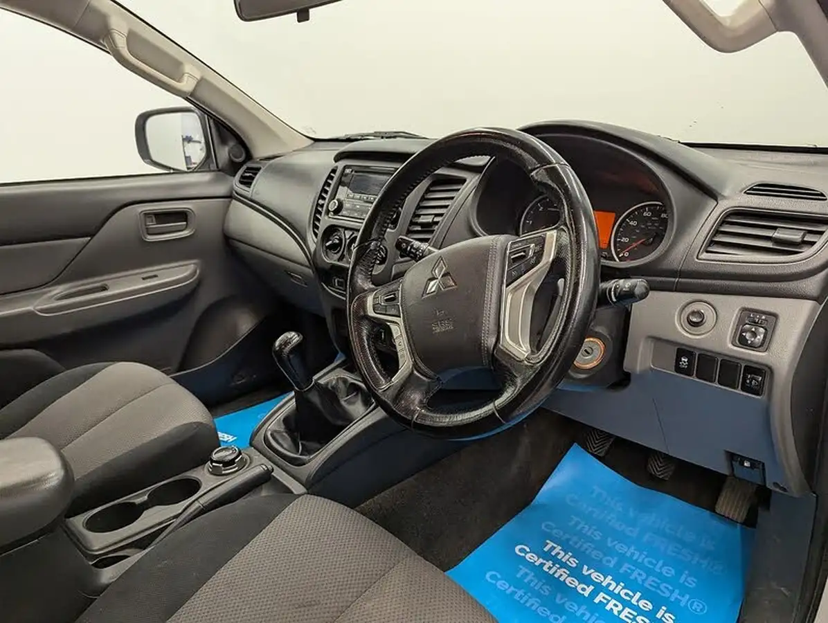 2019-mitsubishi-l200-24di-d-4life-eu6b-double-pickup-big-11