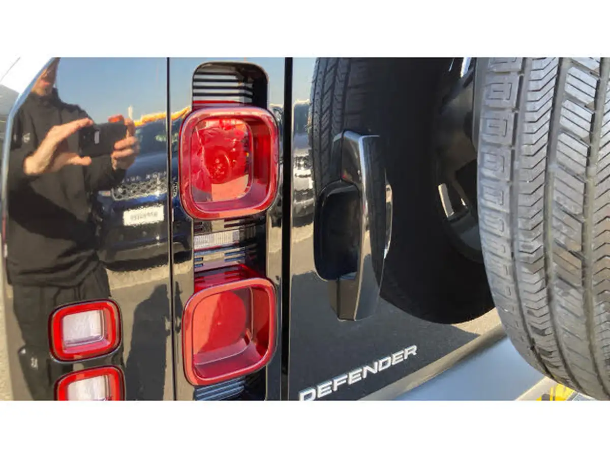 2021-land-rover-90-defender-30-d250-s-big-18