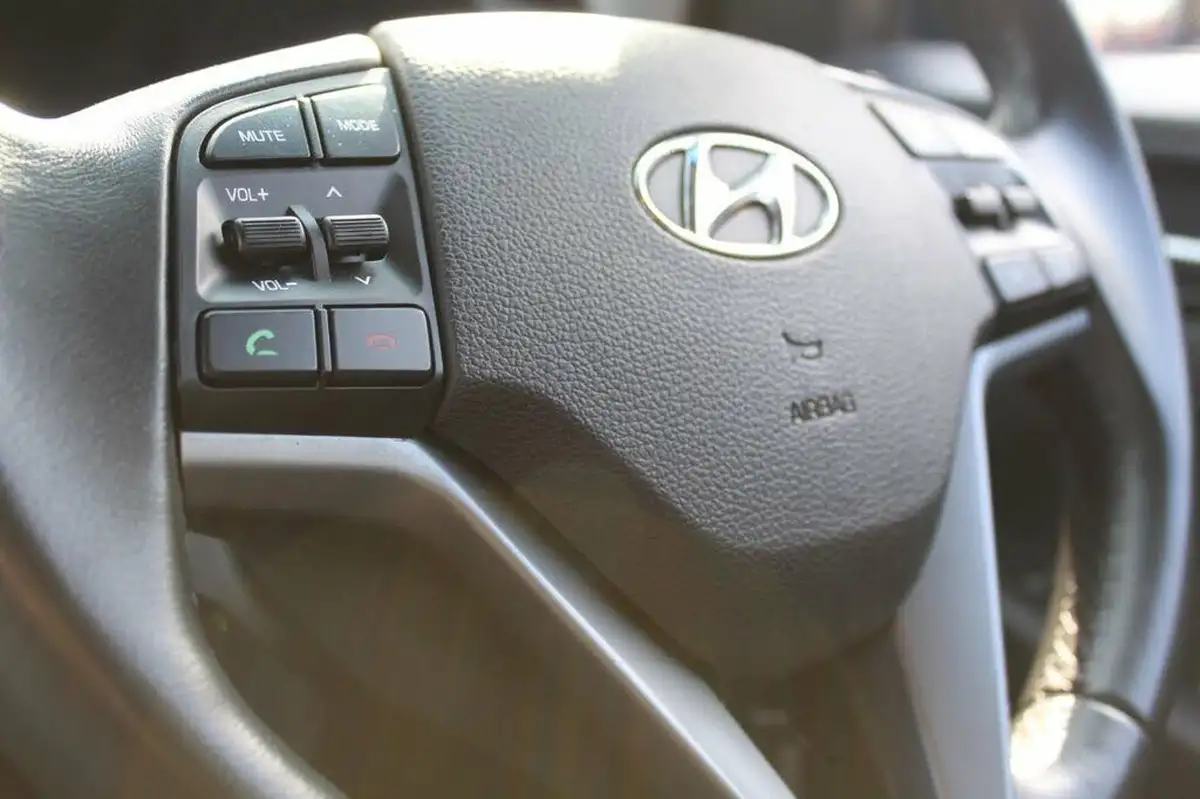 2016-hyundai-tucson-17crdi-blue-drive-se-nav-116ps-big-17