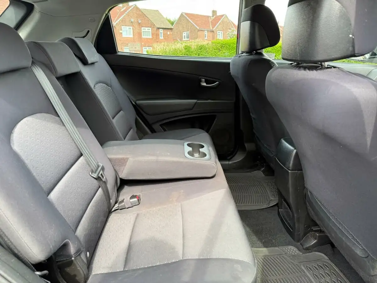 2012-ssangyong-korando-big-18
