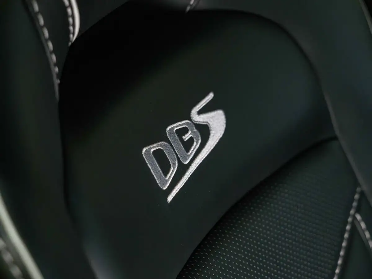 2020-aston-martin-dbs-52-v12-superleggera-big-11
