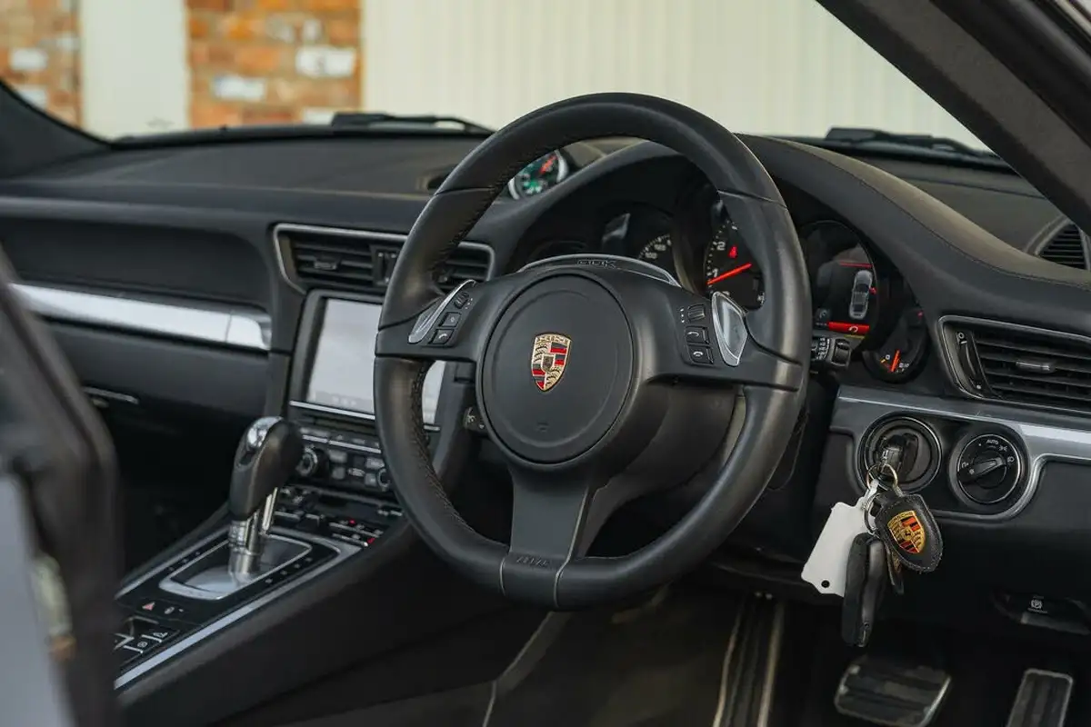 2012-porsche-911-34-carrera-coupe-pdk-big-36