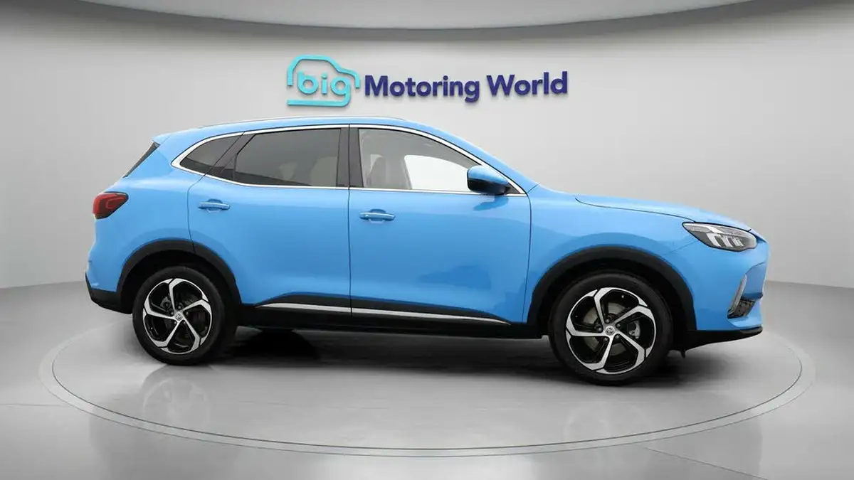 2024-mg-hs-15t-gdi-trophy-162ps-1490cc-dct-big-7