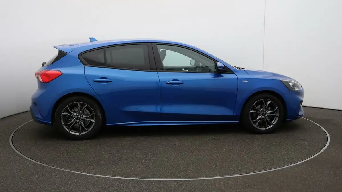 2019-ford-focus-10t-st-line-hatchback-big-40