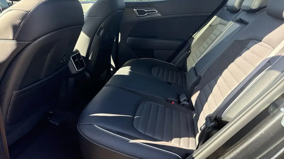 2024-kia-sportage-16-t-gdi-gt-line-s-207bhp-awd-hev-auto-big-8