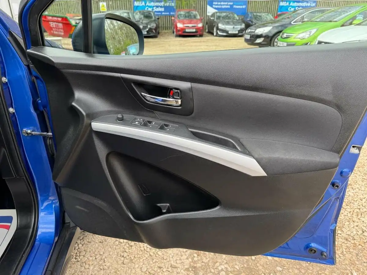 2015-suzuki-s-cross-16-ddis-sz3-big-14