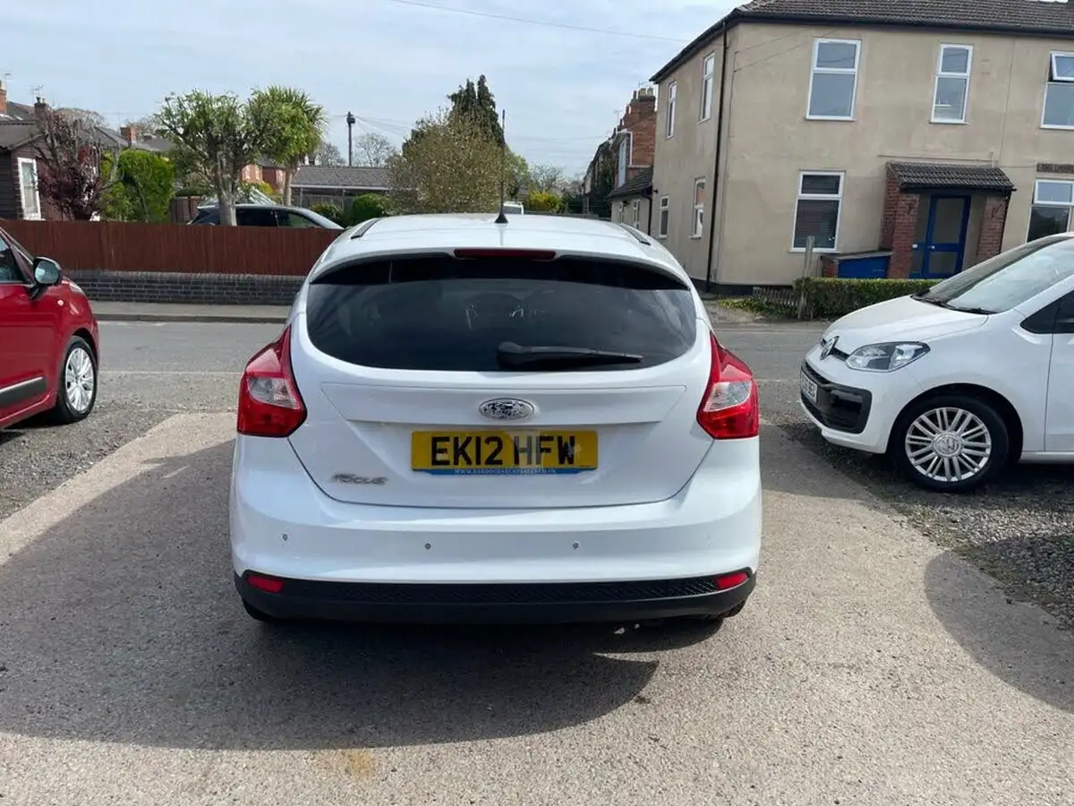 2012-ford-focus-16-zetec-ti-vct-125ps-hatchback-big-45