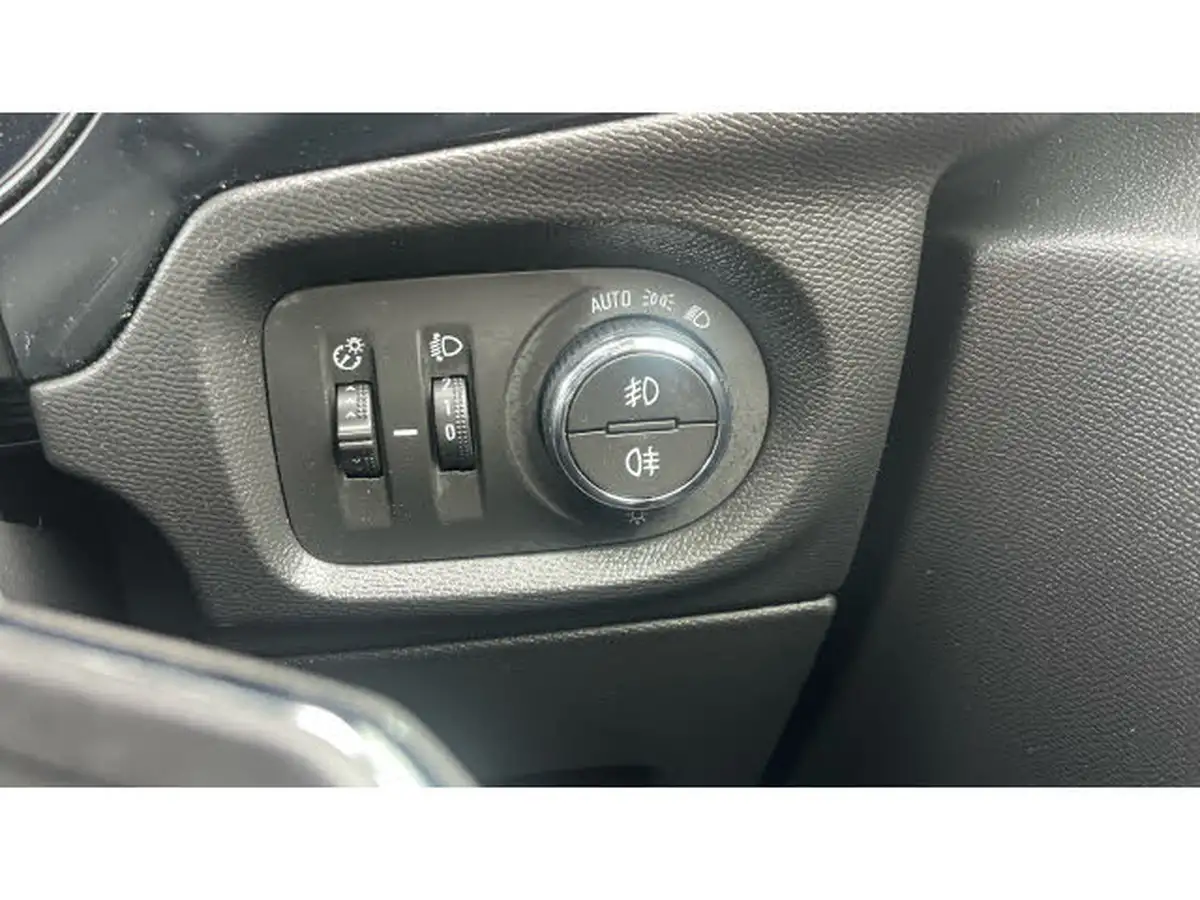 2022-vauxhall-corsa-12-turbo-elite-edition-big-24
