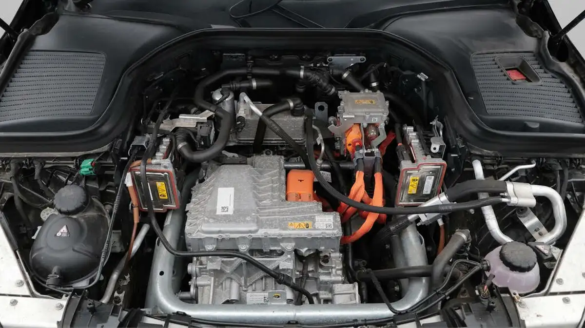 2022-mercedes-benz-eqc-e-eqc-400-amg-line-premium-big-19