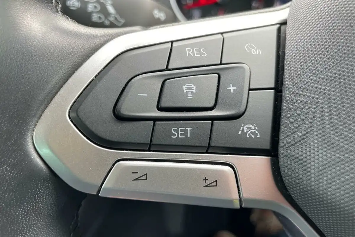 2022-volkswagen-passat-15-tsi-sel-estate-5d-dsg-big-34