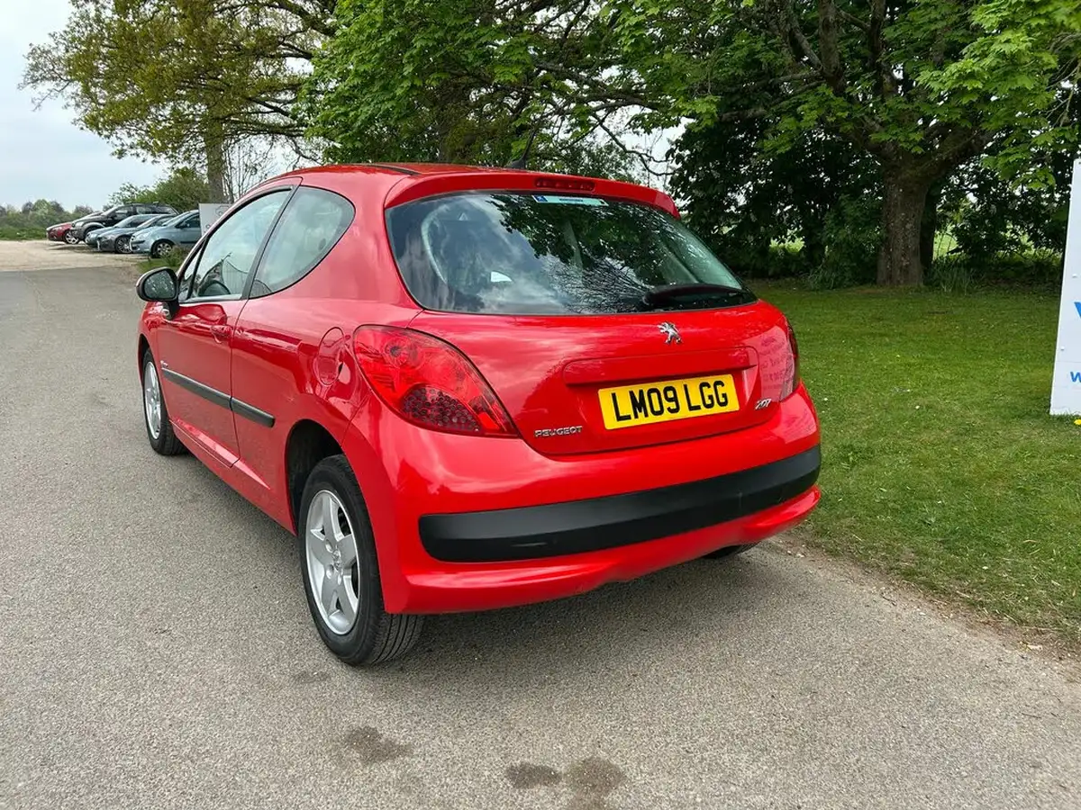 2009-peugeot-207-14-verve-3d-big-3