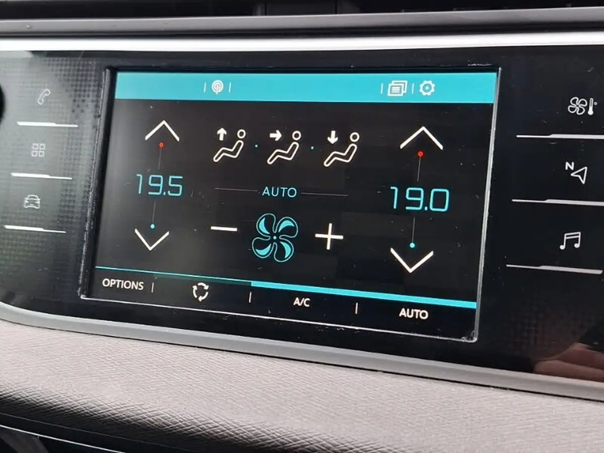 2019-citroen-grand-c4-spacetourer-15bluehdi-feel-big-18