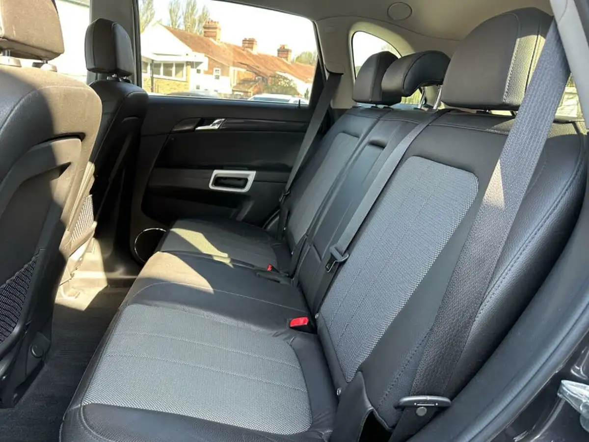 2014-vauxhall-antara-24-exclusiv-16v-big-12