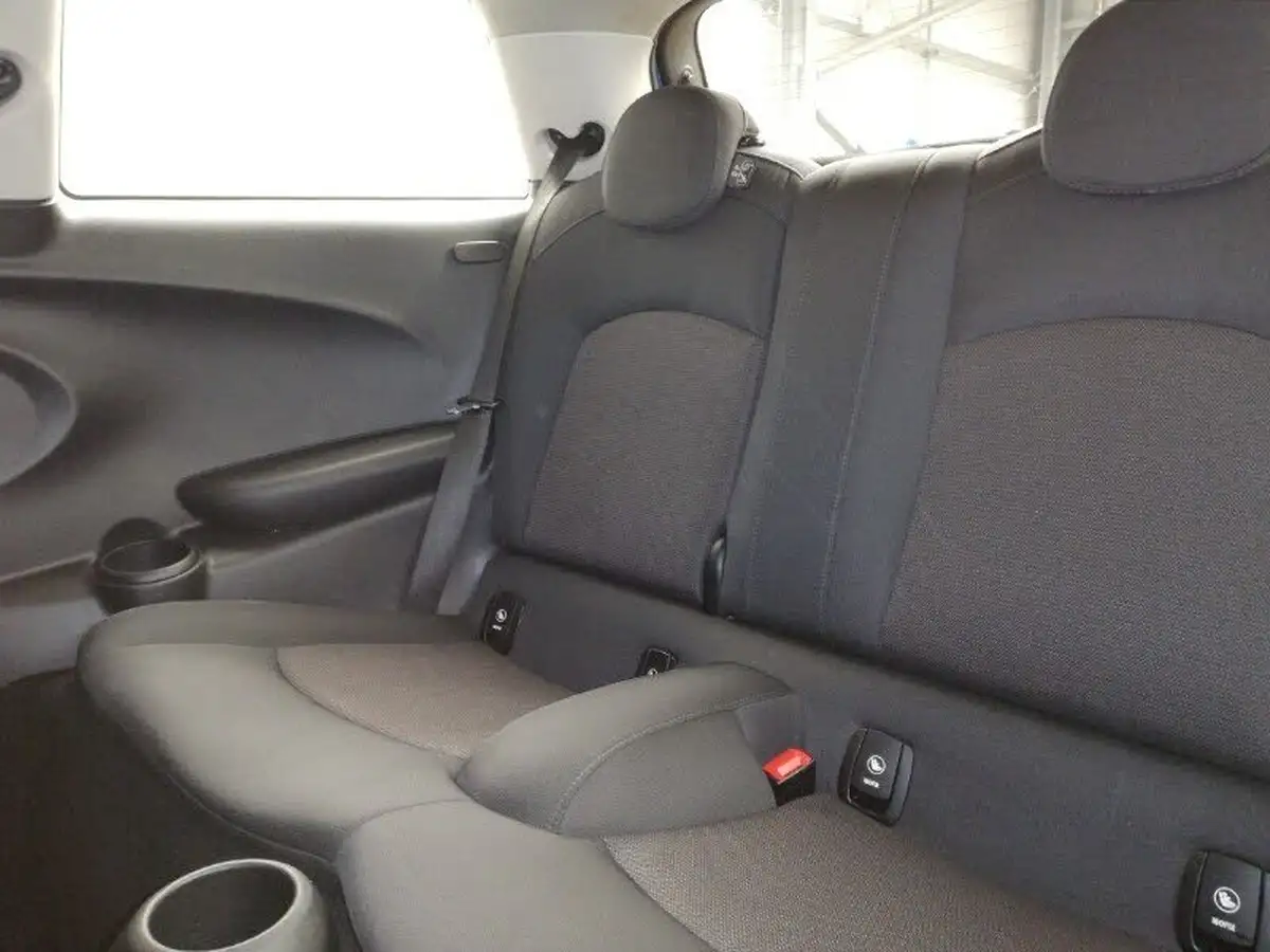 2019-mini-cooper-15-cooper-classic-hatchback-3d-big-5