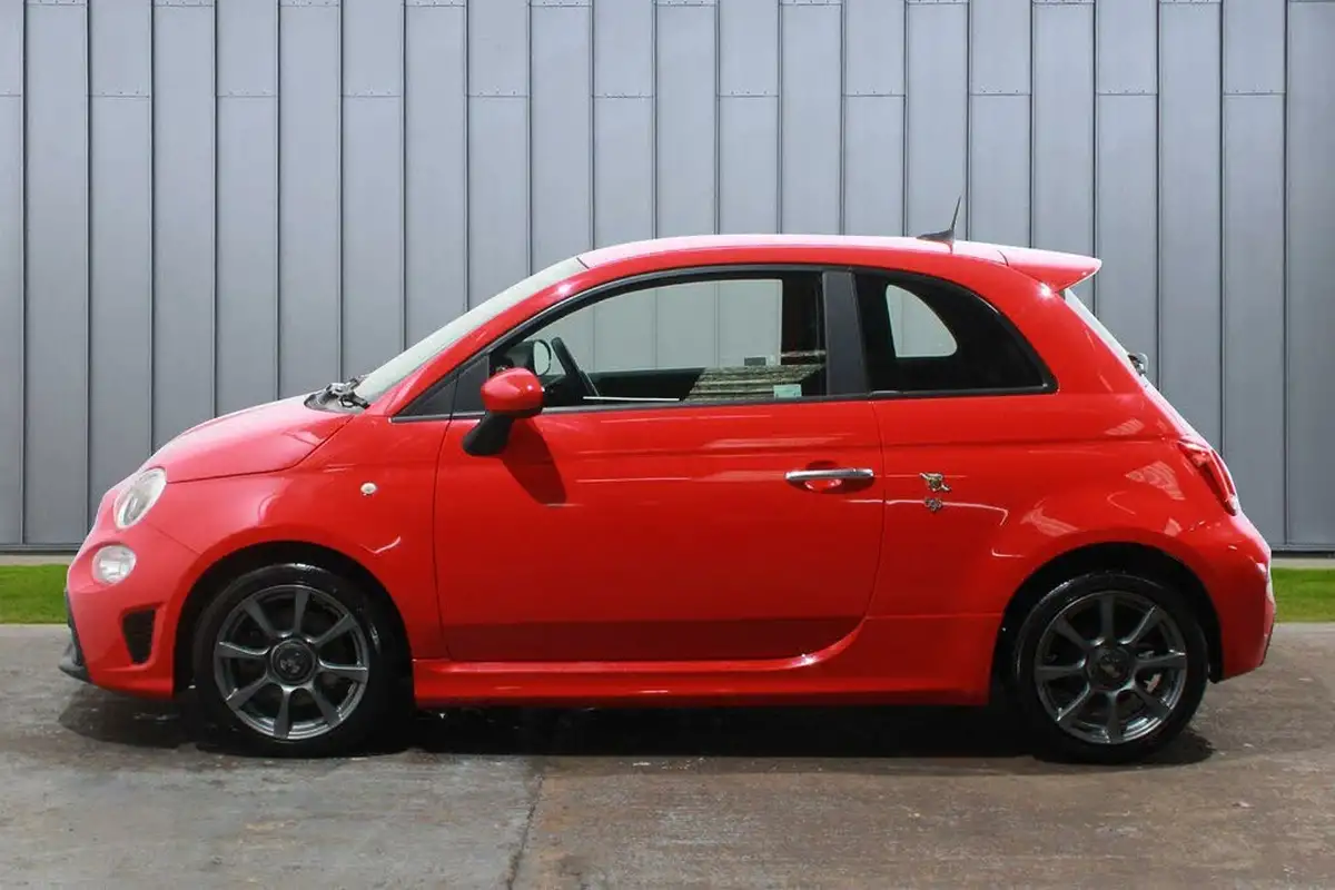 2021-abarth-595-14-tjet-big-5