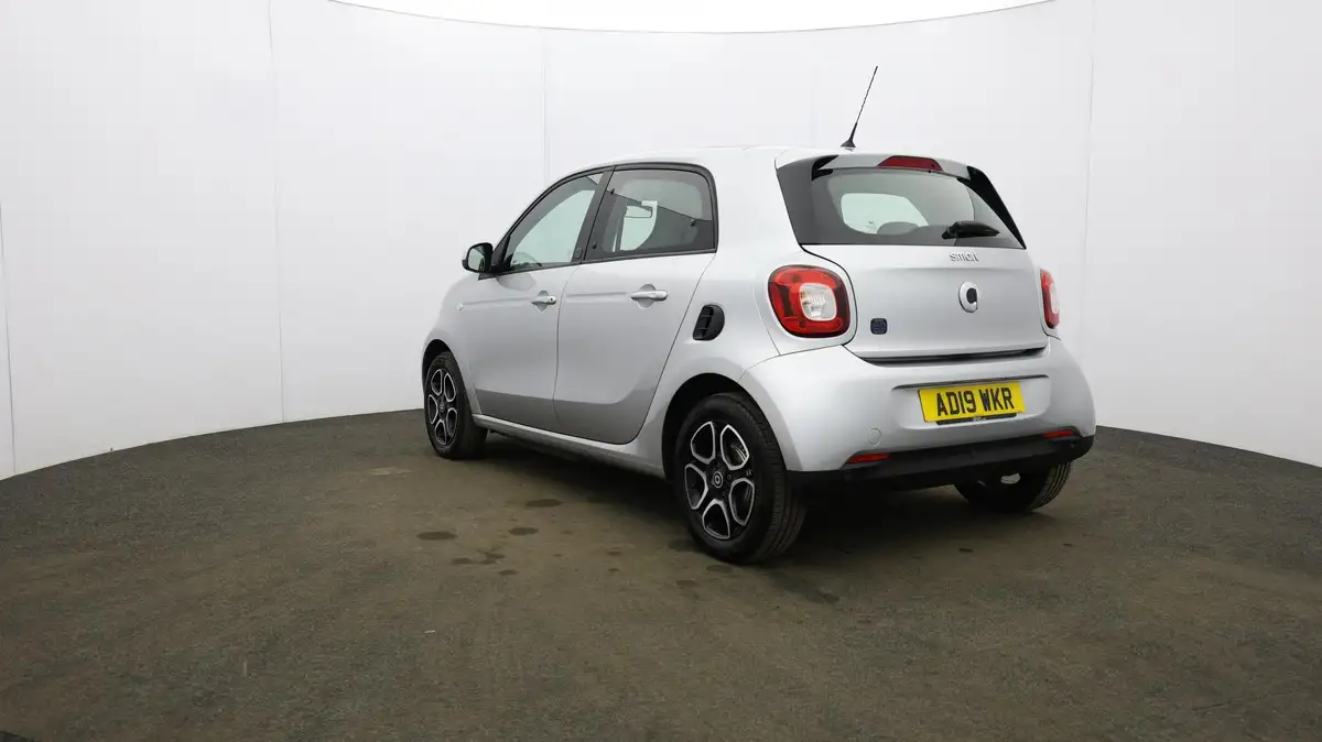 2019-smart-forfour-eq-prime-premium-big-36