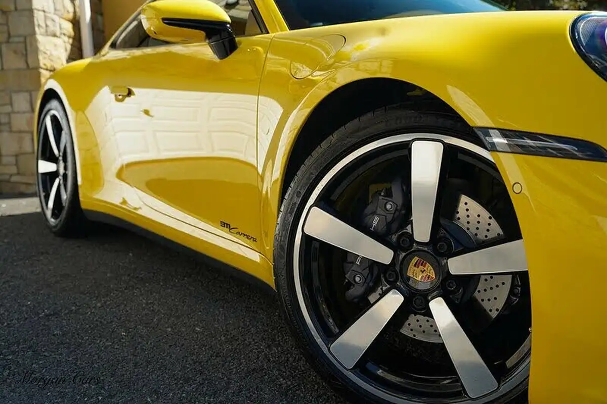 2021-porsche-911-30-carrera-coupe-big-19