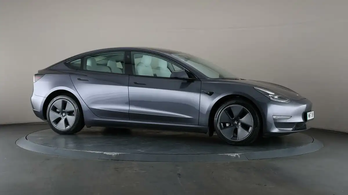 2021-tesla-model-3-e-long-range-awd-big-49