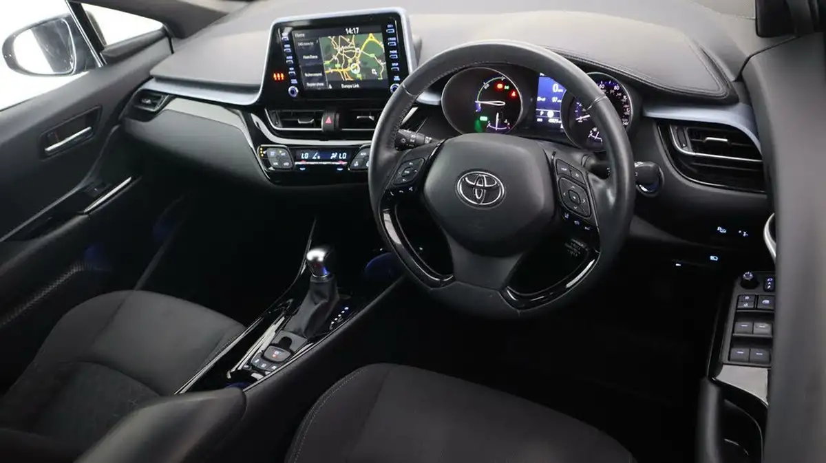 2021-toyota-c-hr-18-vvt-i-design-big-8