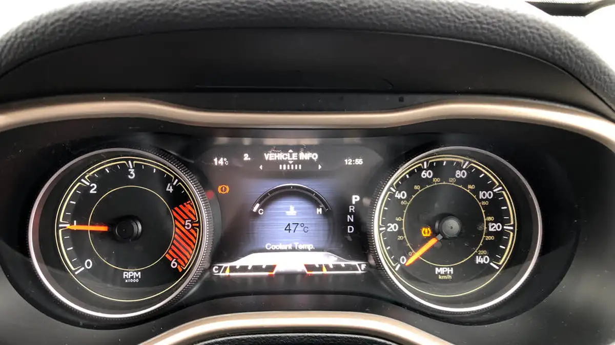2015-jeep-cherokee-22multijet-ii-limited-ss-big-12