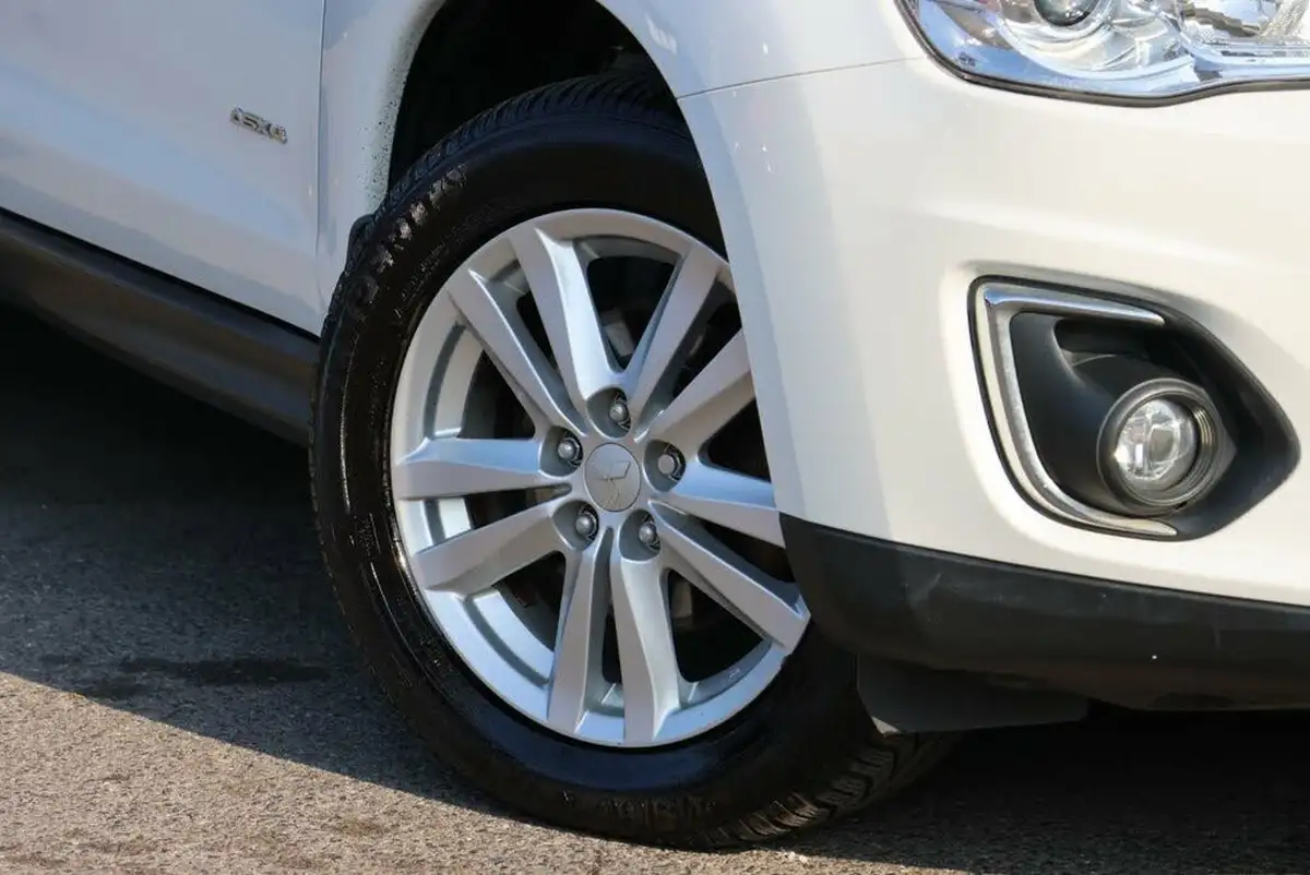 2014-mitsubishi-asx-18td-4wd-big-20