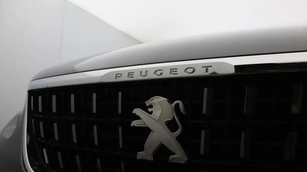 2019-peugeot-2008-suv-12-puretech-signature-82bhp-big-21