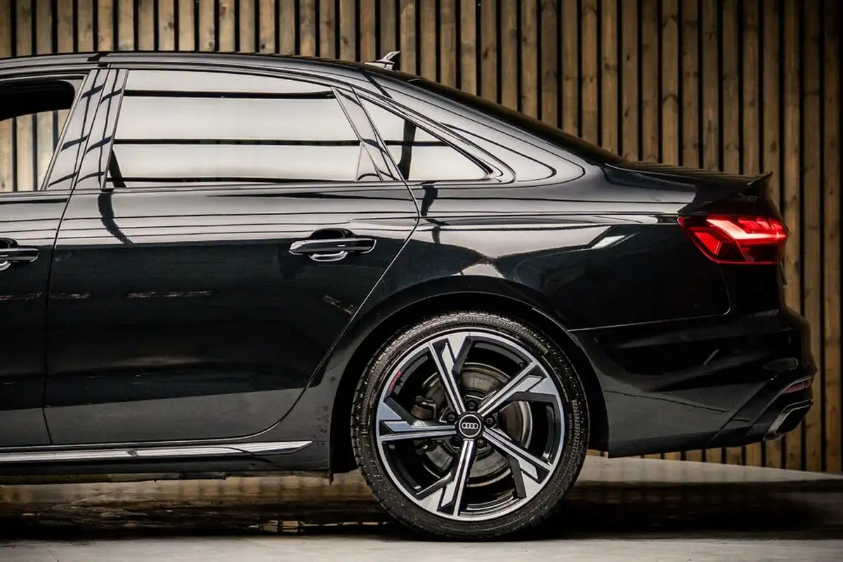 2023-audi-a4-20-35-tfsi-black-edition-big-17