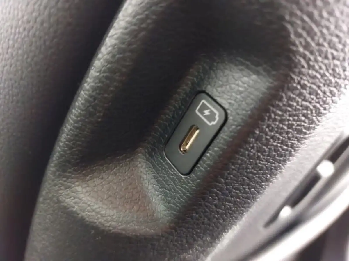 2024-kia-sportage-16-t-gdi-3-207bhp-hev-auto-big-9