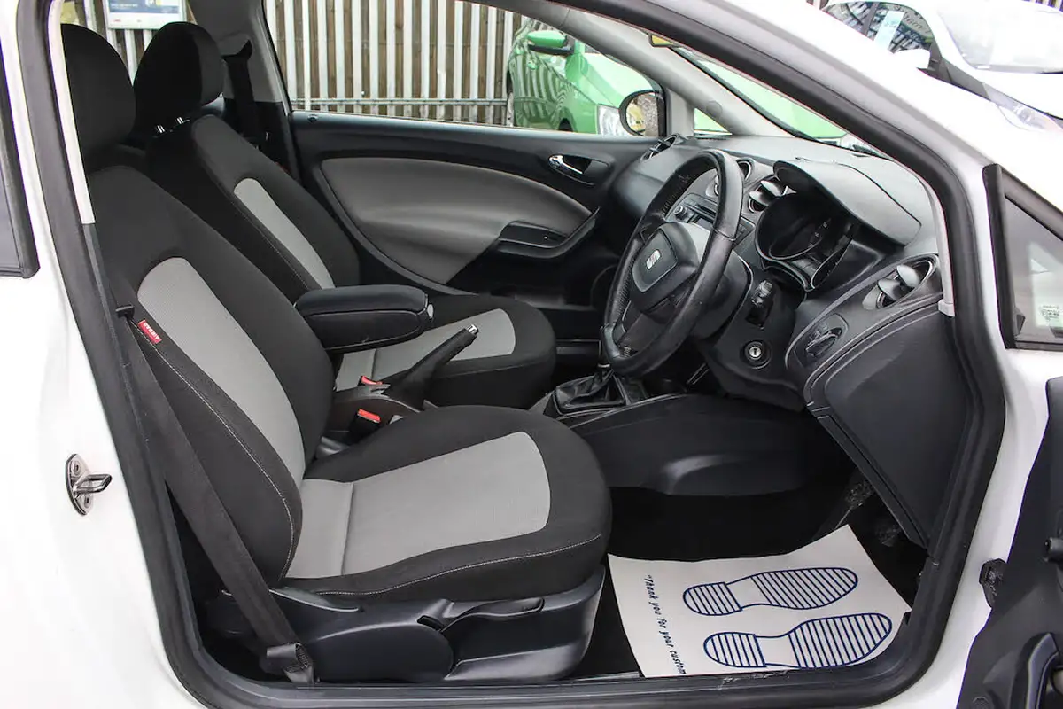 2013-seat-ibiza-14-toca-16v-84ps-sportcoupe-3d-big-11