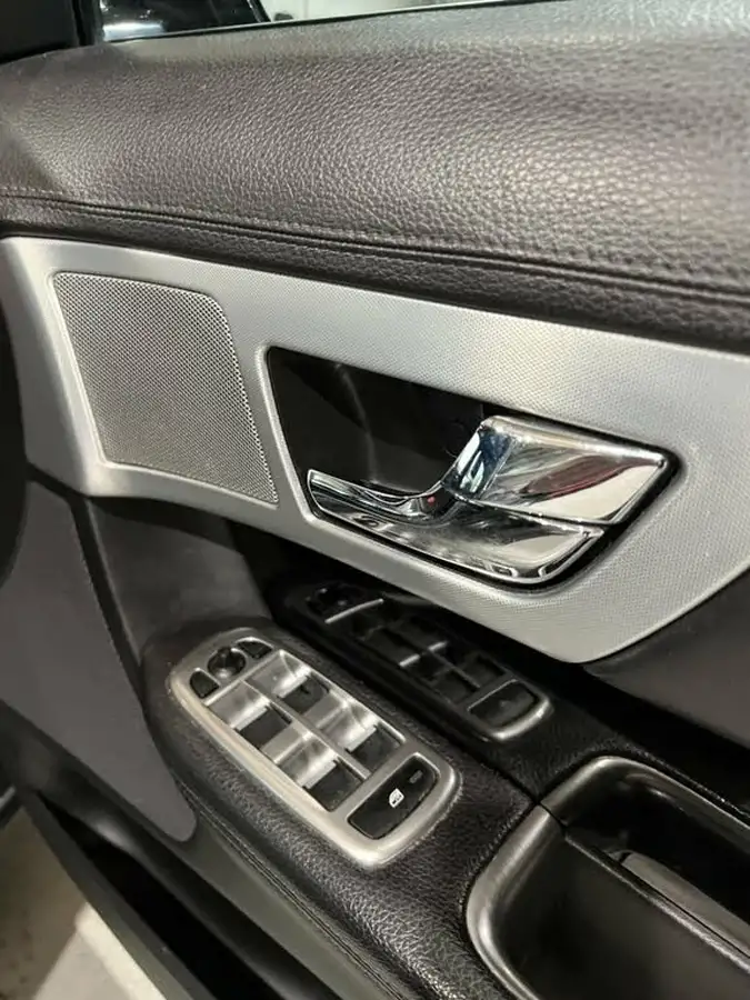 2013-jaguar-xf-22td-sport-200ps-ss-saloon-4d-auto-big-28