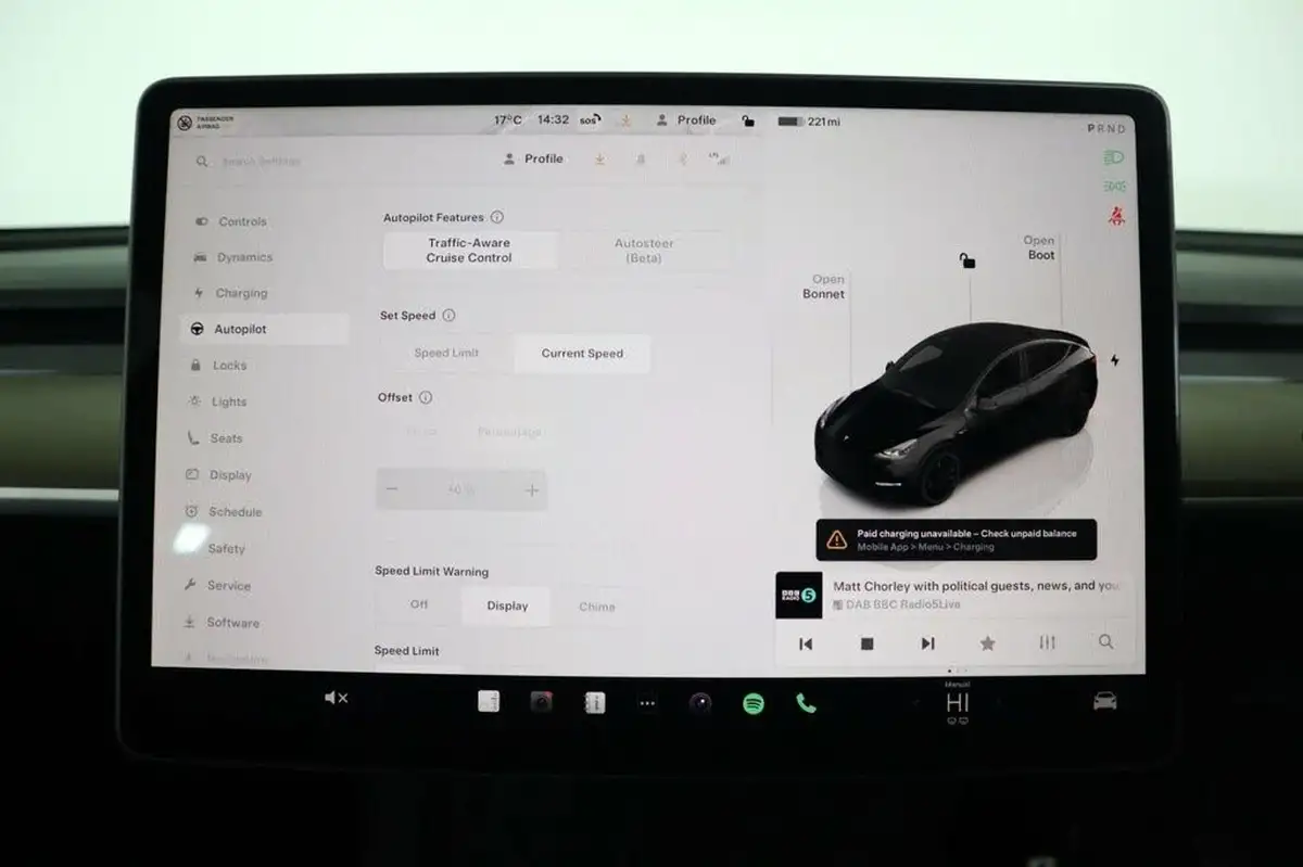 2023-tesla-model-y-e-performance-big-34