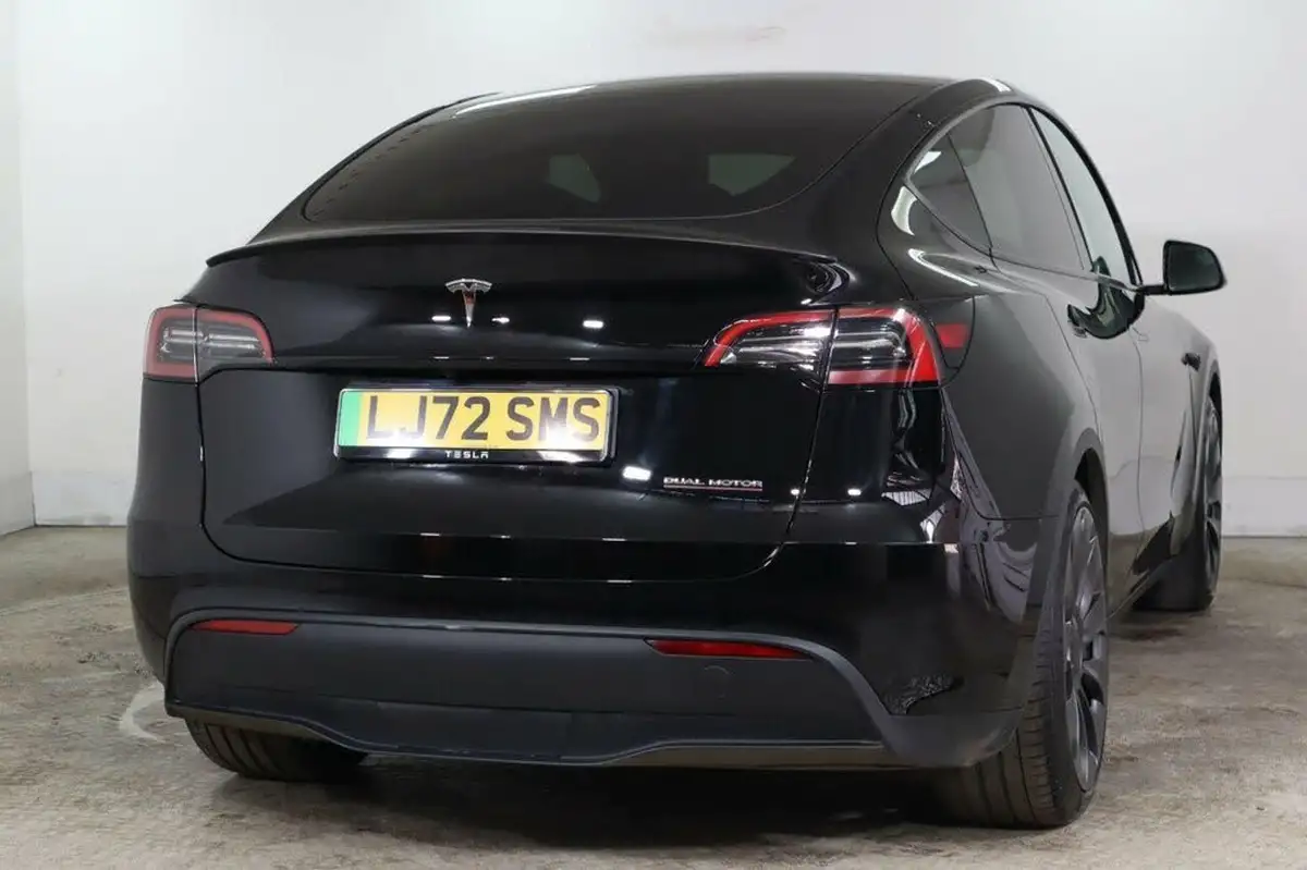 2023-tesla-model-y-e-performance-big-6