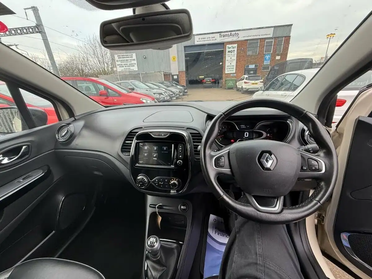 2016-renault-captur-09-signature-nav-big-41