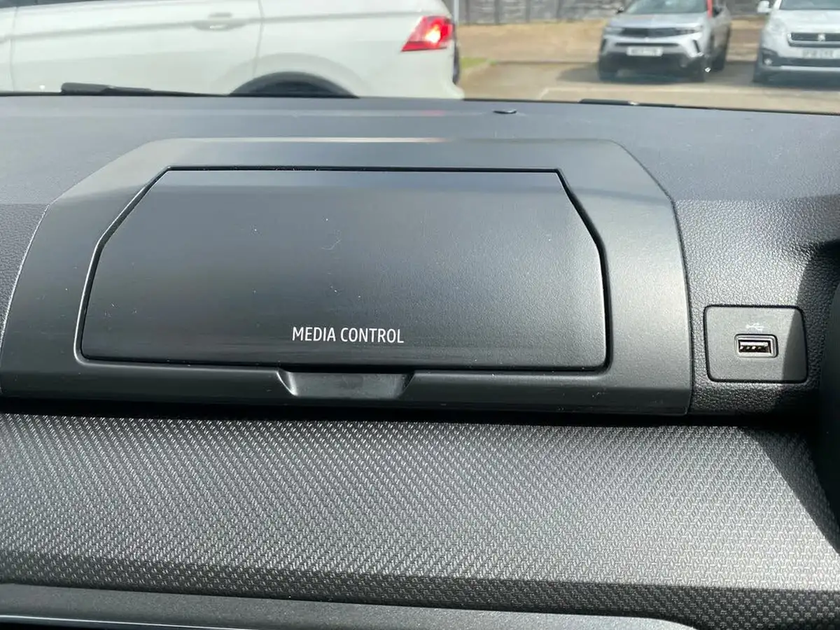 2022-dacia-sandero-10-sce-essential-big-23