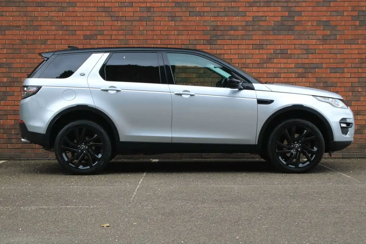 2017-land-rover-discovery-sport-20td4-hse-black-182ps-suv-big-1