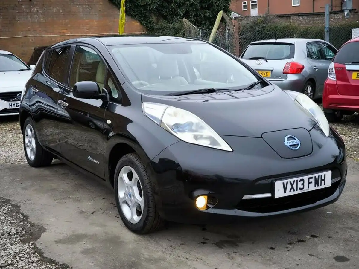 2013-nissan-leaf-e-auto-big-23