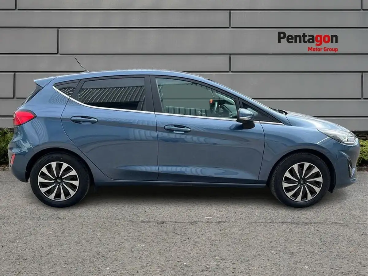 2022-ford-fiesta-10t-titanium-125ps-hybrid-mhev-powershift-big-10