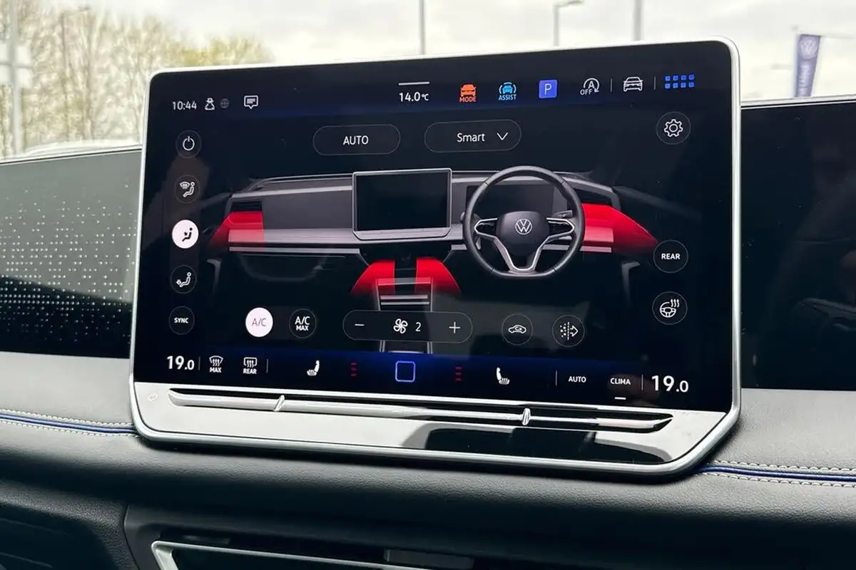 2024-volkswagen-tiguan-15-etsi-r-line-big-18
