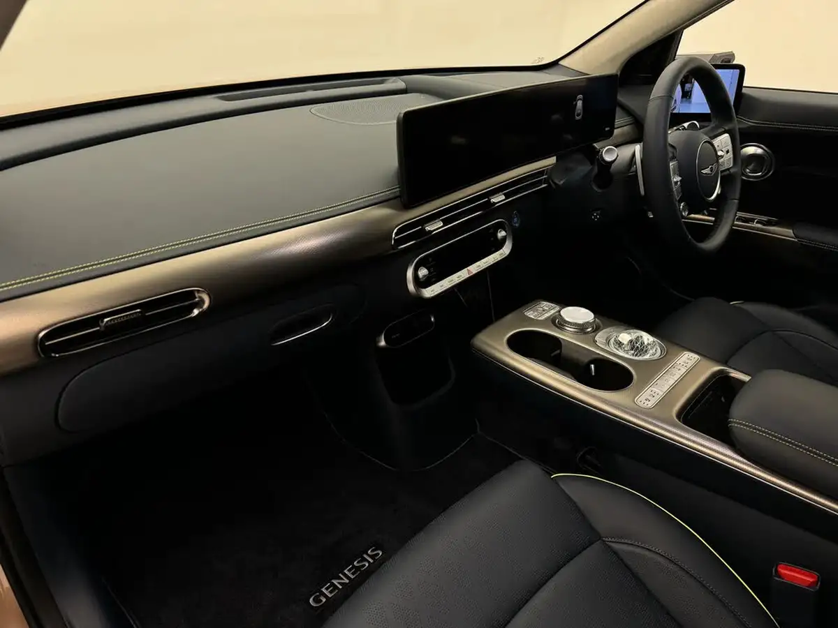 2024-genesis-gv60-e-sport-plus-big-13