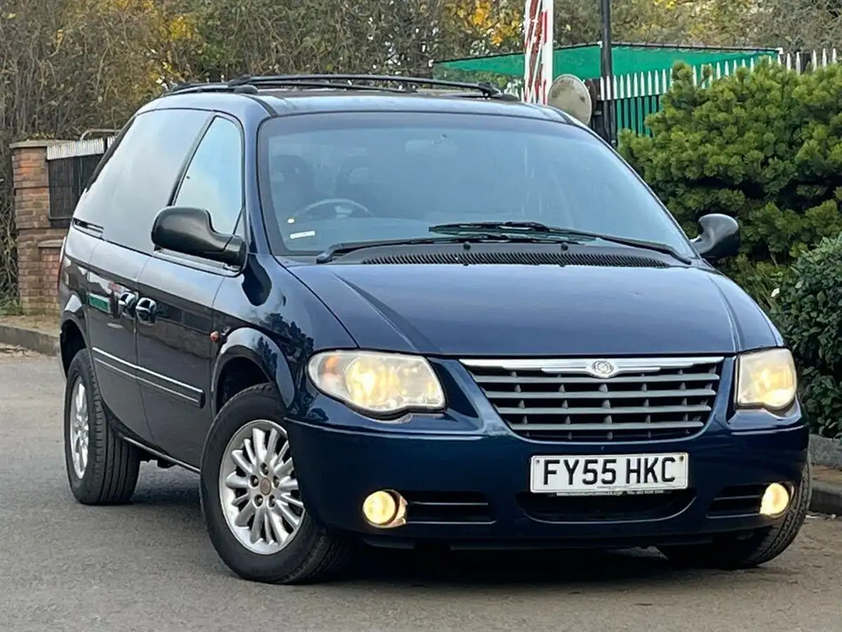 2005-chrysler-voyager-28td-lx-big-2