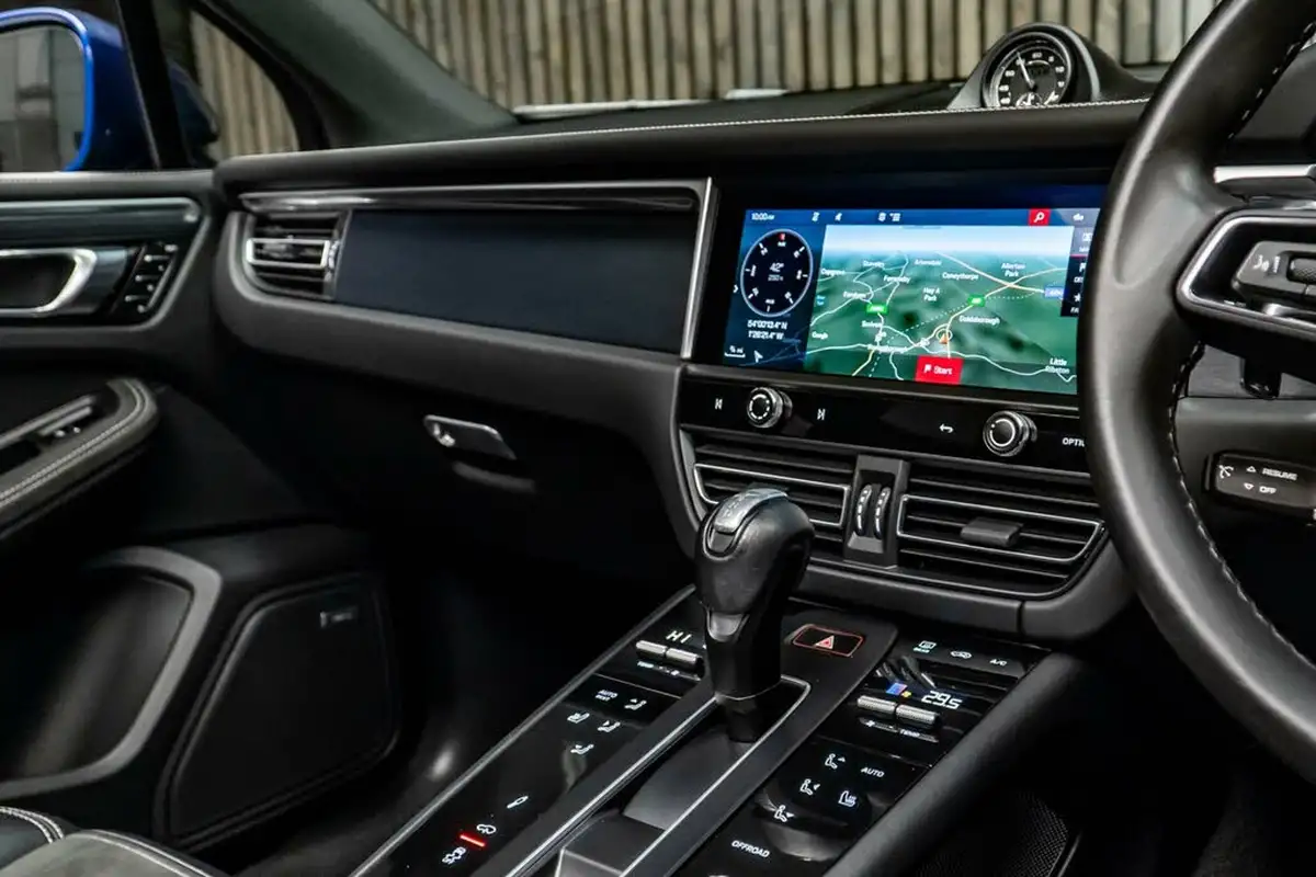 2022-porsche-macan-29-v6-gts-big-24